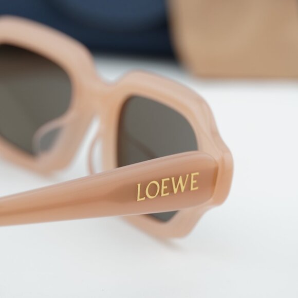 Loewe LW40157U 72E Rectangle Sunglasses – Shiny Pink\\Brown main image 10
